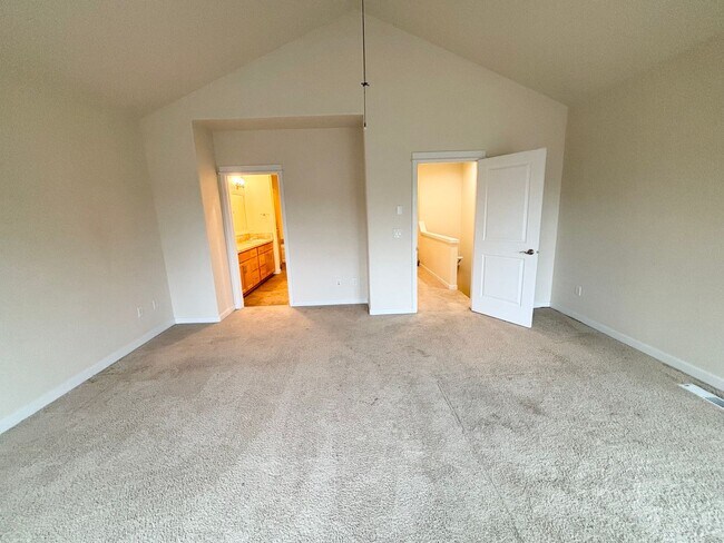 Building Photo - Charming 2BD 2BA Home In Beaverton!!