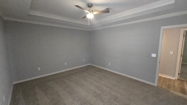 Building Photo - 405 Brentwood Dr