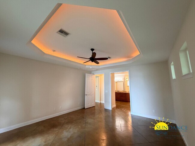 Building Photo - 249 Beachview Dr NE