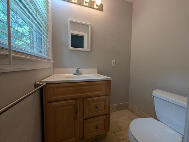 Building Photo - 1061 Homewood Ct