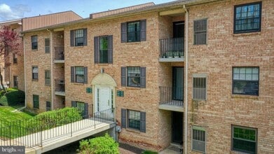 Building Photo - 3017 Valley Dr