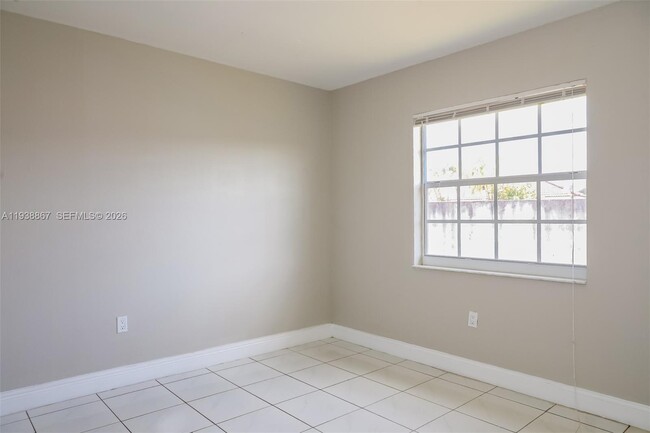 Building Photo - 5860 SW 150th Ave