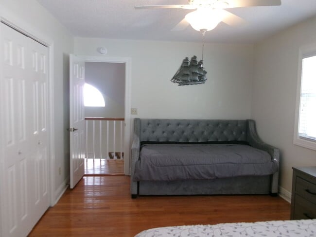 Building Photo - 3 bedroom raised beach home on Ocean Boule...