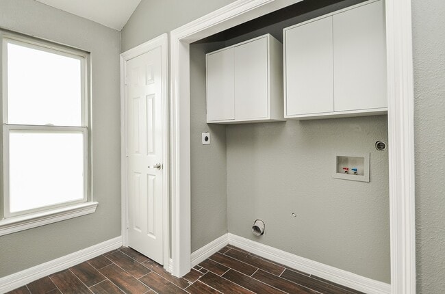 Building Photo - 21523 Ivory Gate Ln