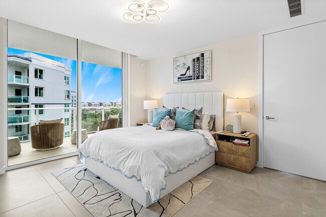 Building Photo - 220 SE Mizner Blvd