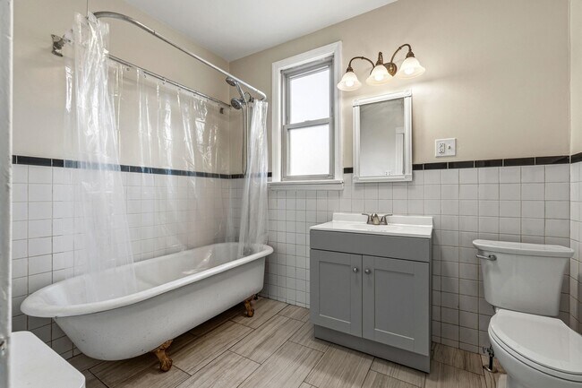 Building Photo - 1136 Avenue C