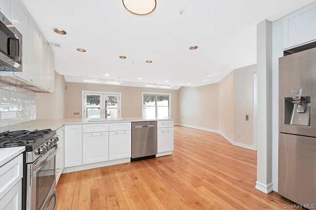 Building Photo - 228 Lincoln Ave