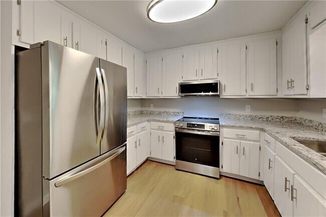 Building Photo - 2458 Zachary Woods Dr NW