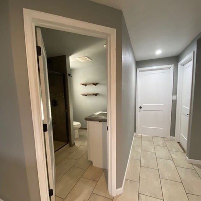 Building Photo - Amazing, Recently Renovated2 Bed 1 Bath Ho...