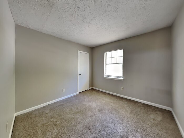 Building Photo - 1749 Big Valley Way