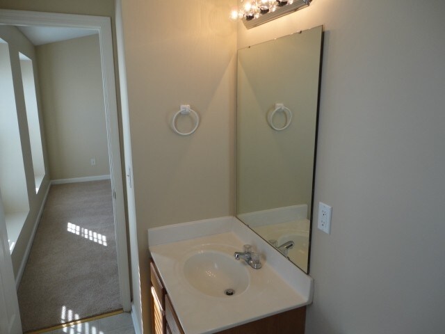 Building Photo - 6021 Ladish Ln