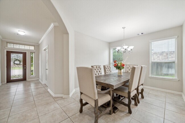 Building Photo - 1539 Giles Dr