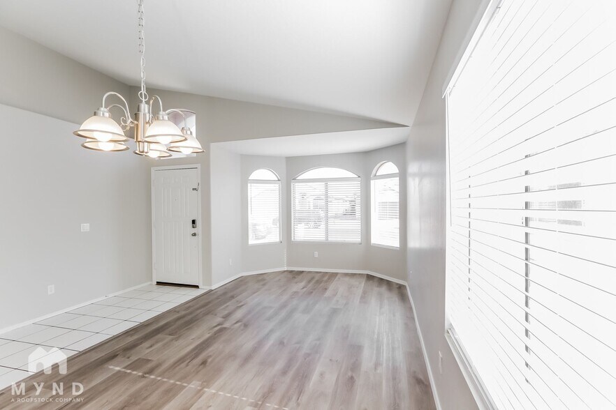 Building Photo - 1045 W Todd Dr