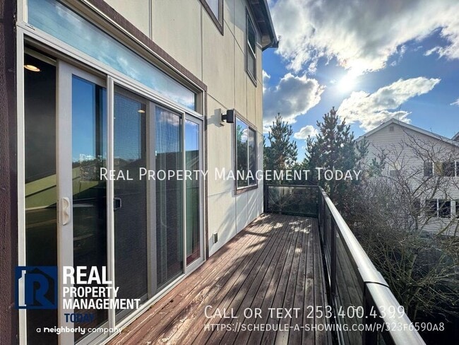 Building Photo - 303 Chelan Ave NE