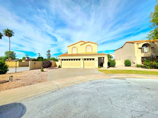 Building Photo - 4 Bed 2.5 Bath- 42nd St & Shea- Pool- Move in special