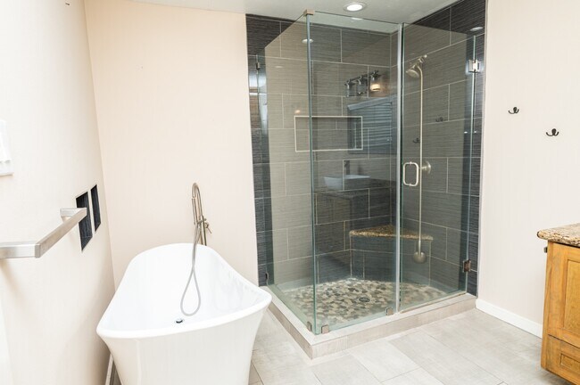 Building Photo - 5407 Rutherglenn Dr