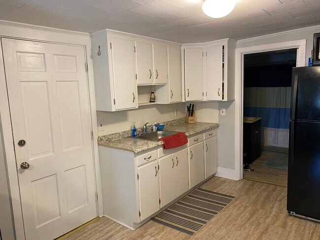 Building Photo - 17 Hanson St