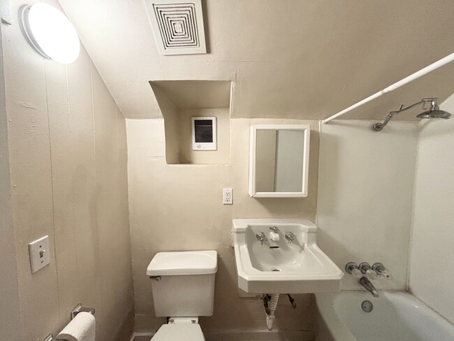 Building Photo - 514 E 500 S