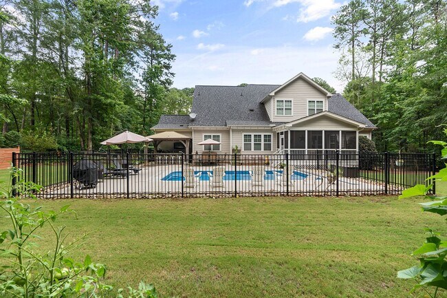 Building Photo - Splendid 4-bedroom, 3-bathroom Harrison Pond home in Pittsboro-- SWIMMING POOL!