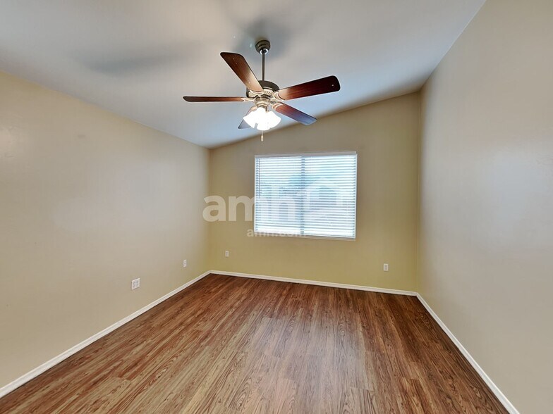 Building Photo - 4013 E Shadow Branch Dr