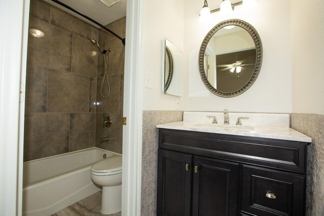 Building Photo - 3207 E Heatherock Cir