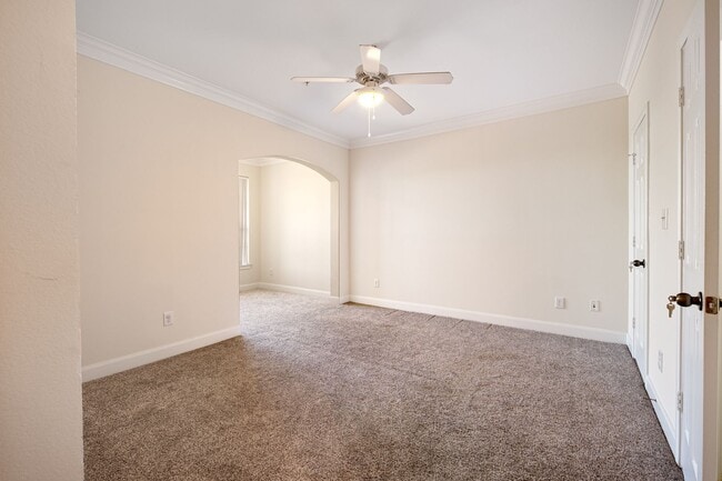 Building Photo - Modern Condo Living Near Downtown Austin & Movie House Theater