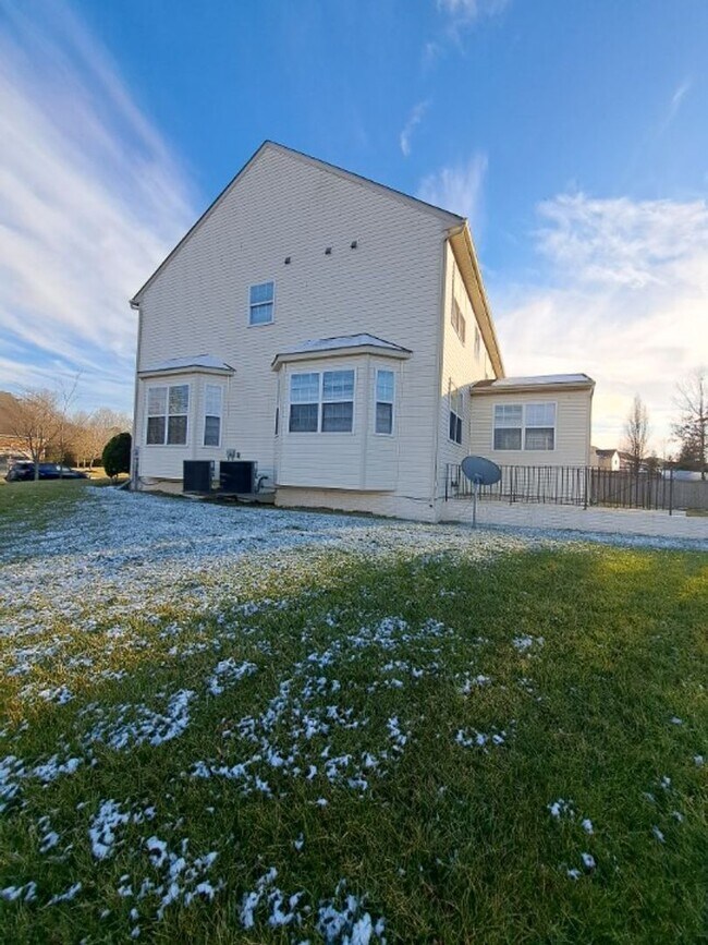 Building Photo - 17305 Madrillon Way