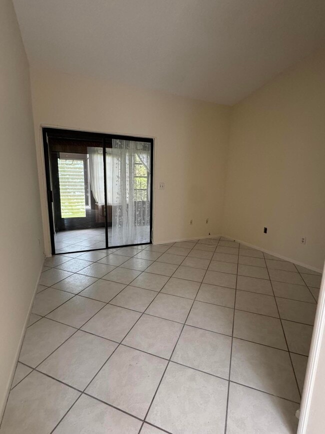 Building Photo - 446 Knollwood Ct