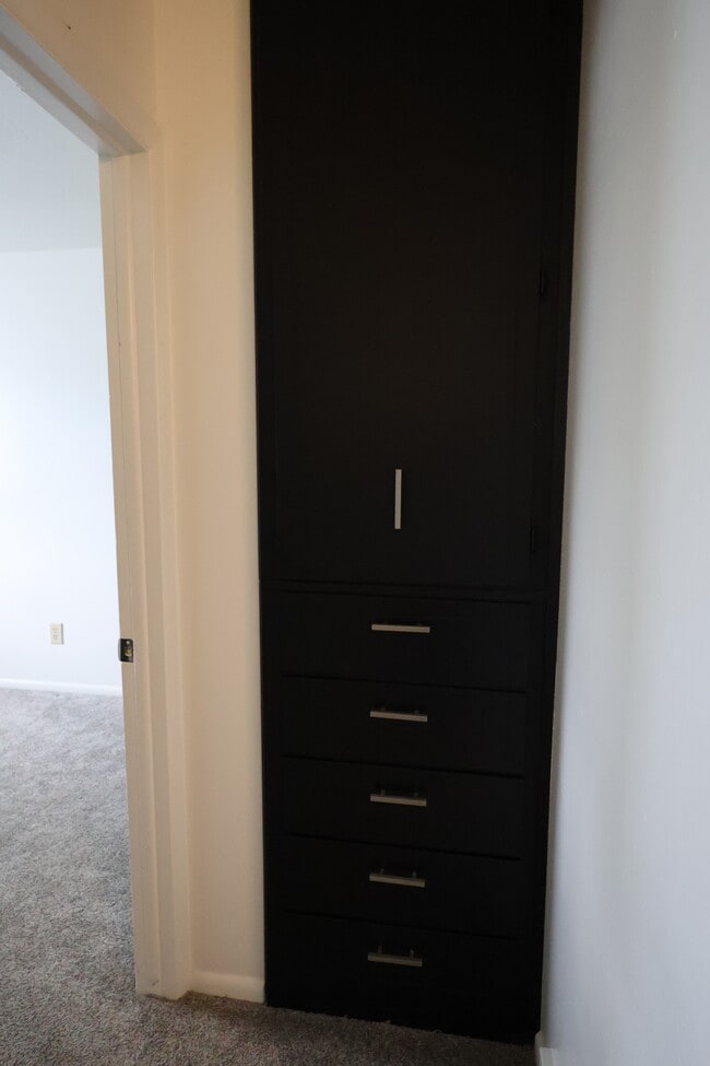 Building Photo - 1060 N 375 W