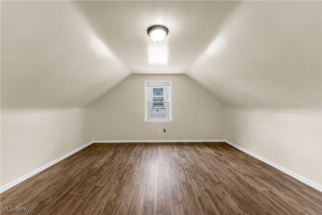 Building Photo - 21603 Hillgrove Ave