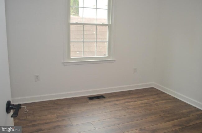 Building Photo - 267 Longford Ct