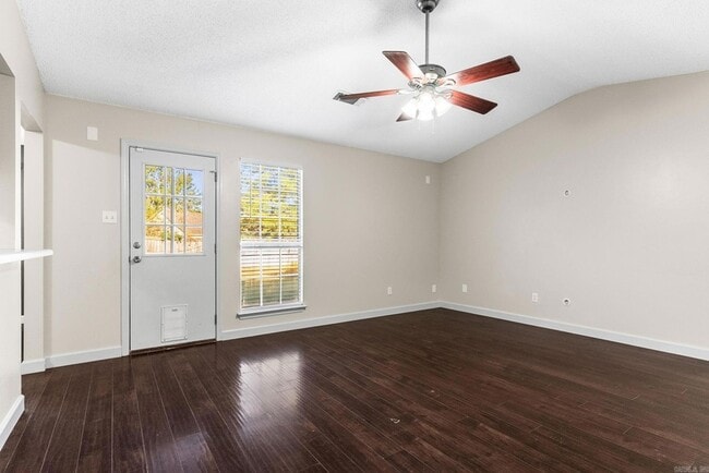 Building Photo - 10 Meadow Ridge Loop