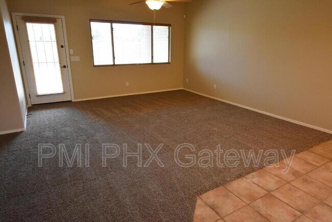 Building Photo - 1133 E Jade Dr