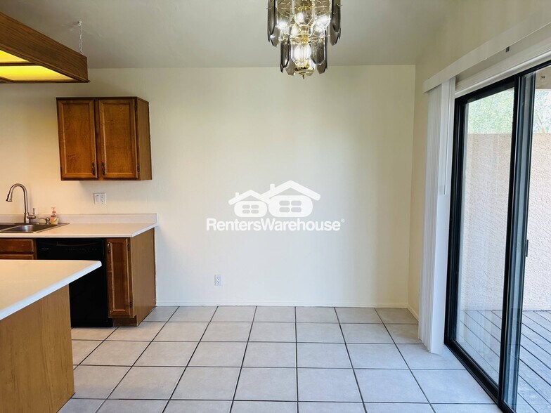Building Photo - 4102 E Tanglewood Dr