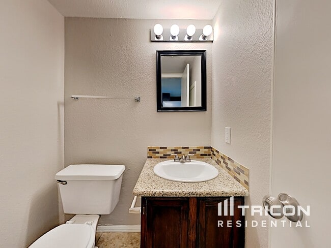 Building Photo - 8127 W Desert Cove Ave