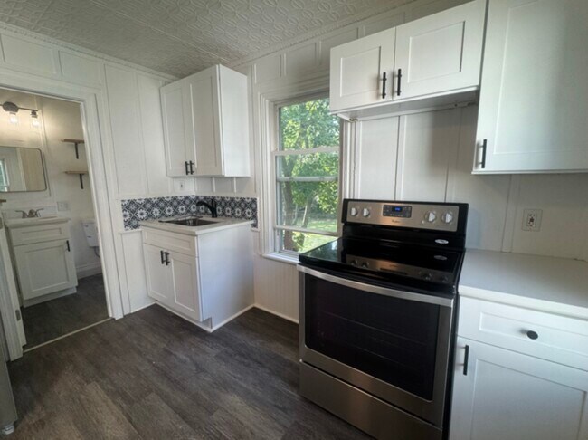 Building Photo - 16 Spaulding St