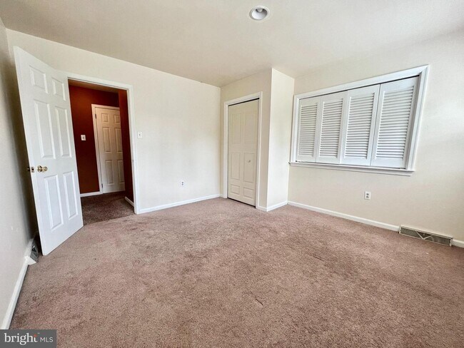 Building Photo - 8620 Trumbauer Dr