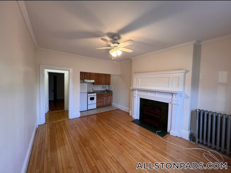 Building Photo - 441 Cambridge St