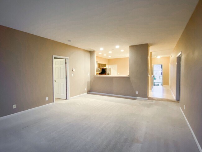 Building Photo - 3 Bedroom Home In Lindberg Village