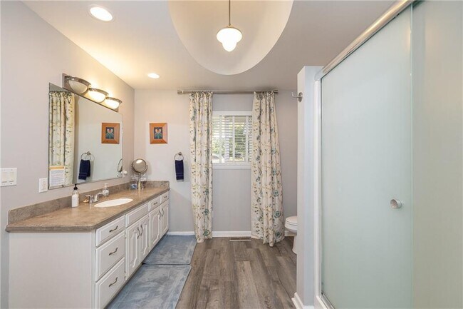 Building Photo - 12 Itetbury Ln