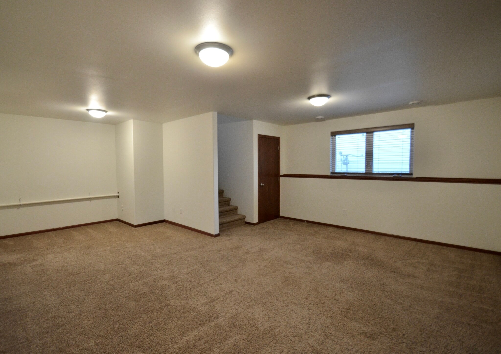 Building Photo - 445 Foxtail Dr