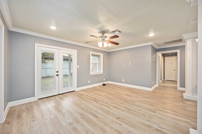 Building Photo - 6523 Cherrydale Dr