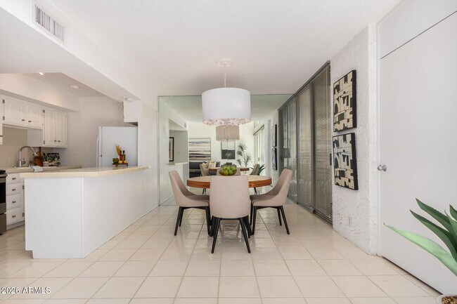 Building Photo - 4656 N 40th St