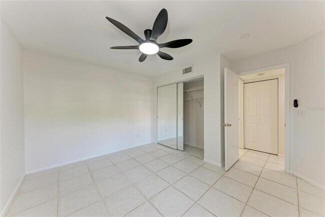 Building Photo - 835 S Osprey Ave