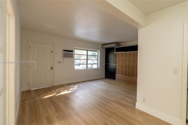 Building Photo - 3665 SW 16th St