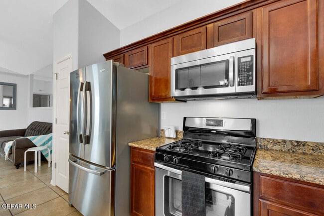 Building Photo - 3220 Scarlet Point Dr