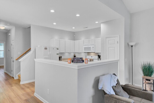 Building Photo - 132 Woodward Rd