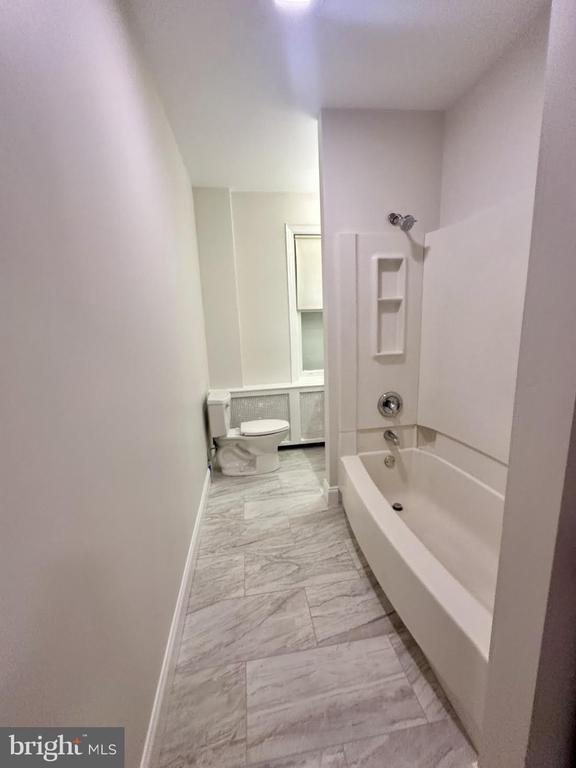 Building Photo - 125 E 4th Ave