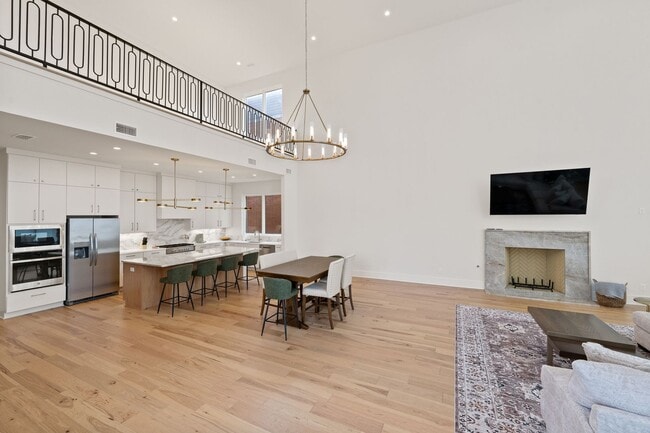 Building Photo - Fully Furnished in Argenta!