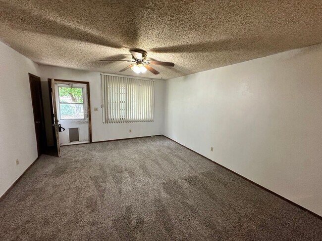 Building Photo - 1219 Monnett Ave